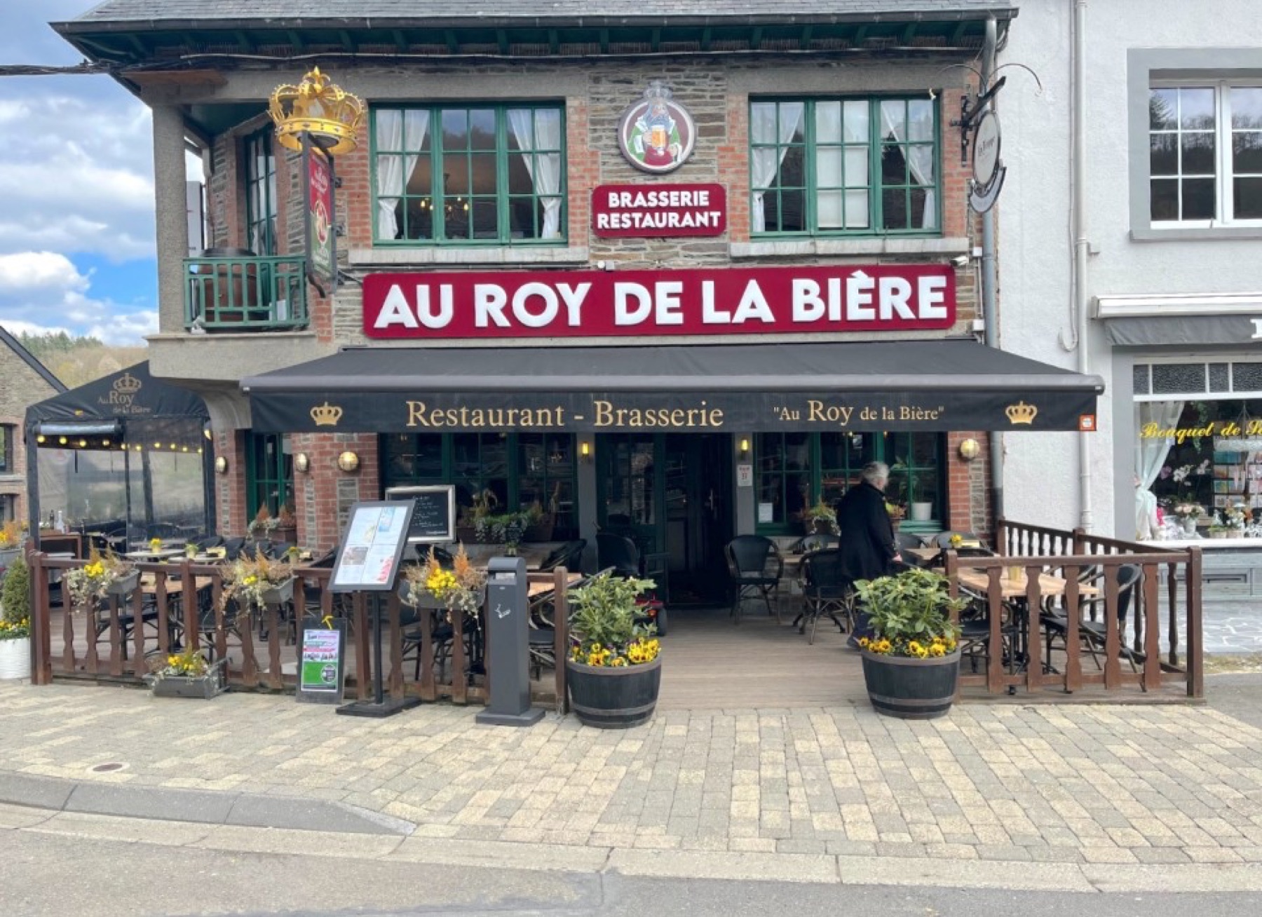Restaurant local